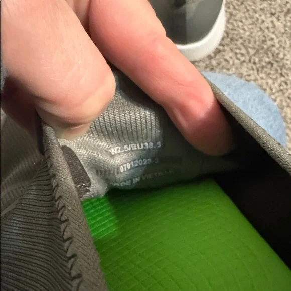 Women’s Oofos Oomg sport LS low shoe - Picture 11 of 12